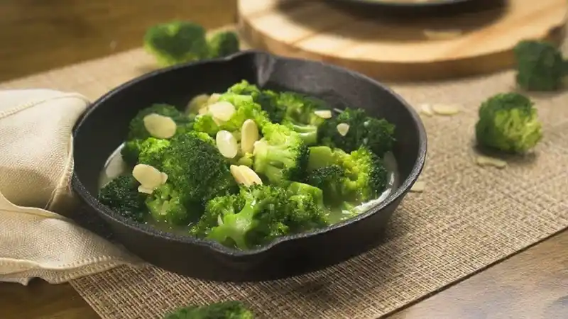 Low Cholesterol Broccoli Almond