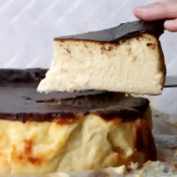 Classic Basque Cheesecake