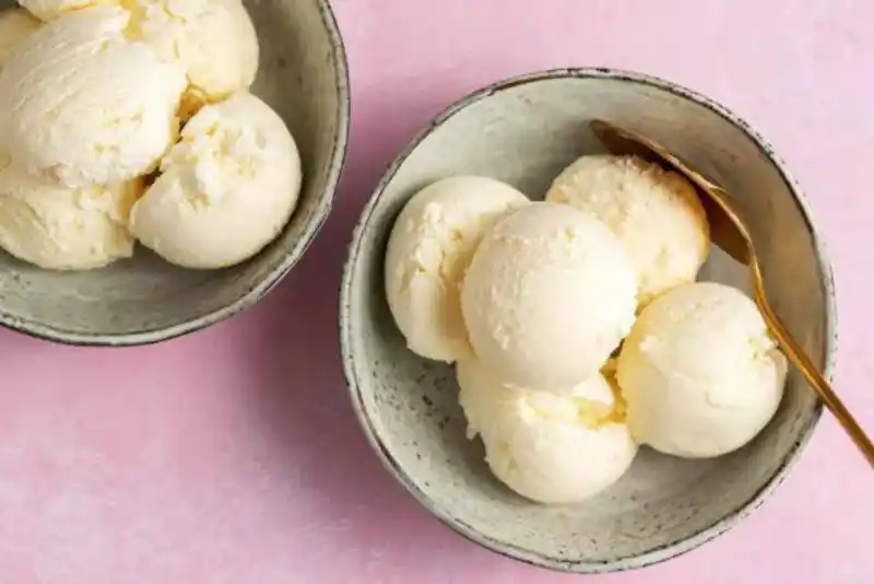 Simple  Vanilla Ice Cream