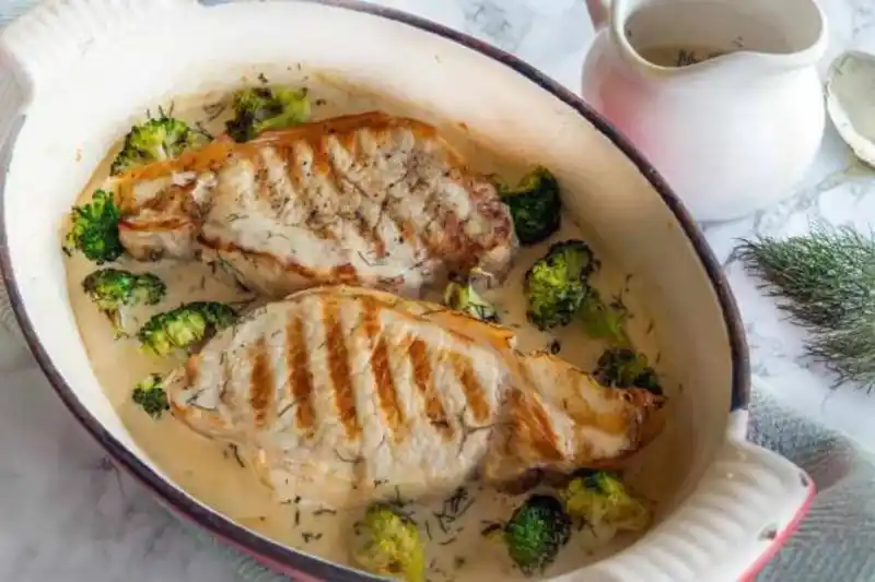 Keto Pork Chops With Roasted Broccoli and Fennel